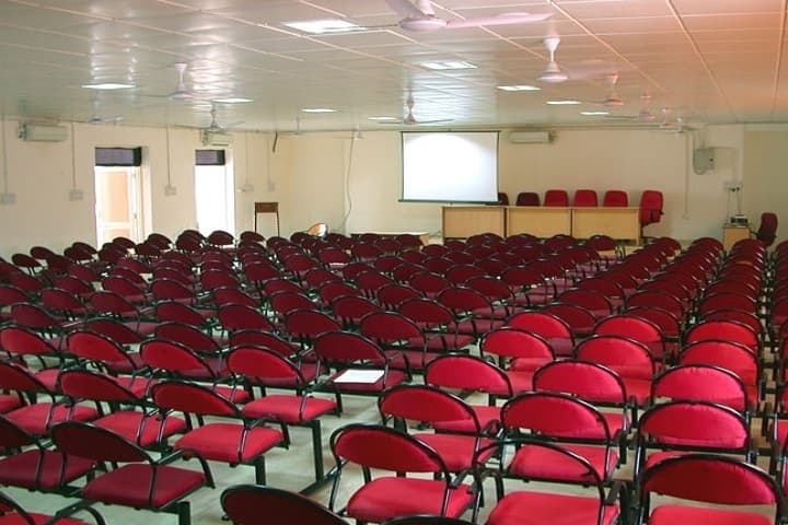 Smt NHL Municipal Medical College, Ahmedabad campus photo 3