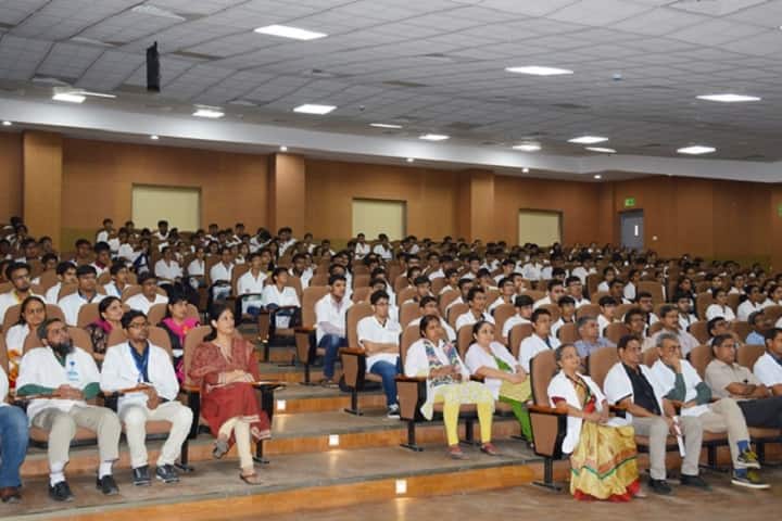 Smt NHL Municipal Medical College, Ahmedabad campus photo 5