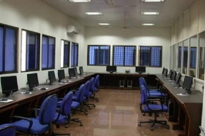 Smt NHL Municipal Medical College, Ahmedabad campus photo 4