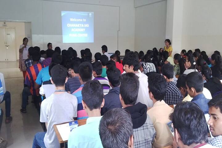 Maharashtriya Mandal College of Commerce, Pune campus photo 3