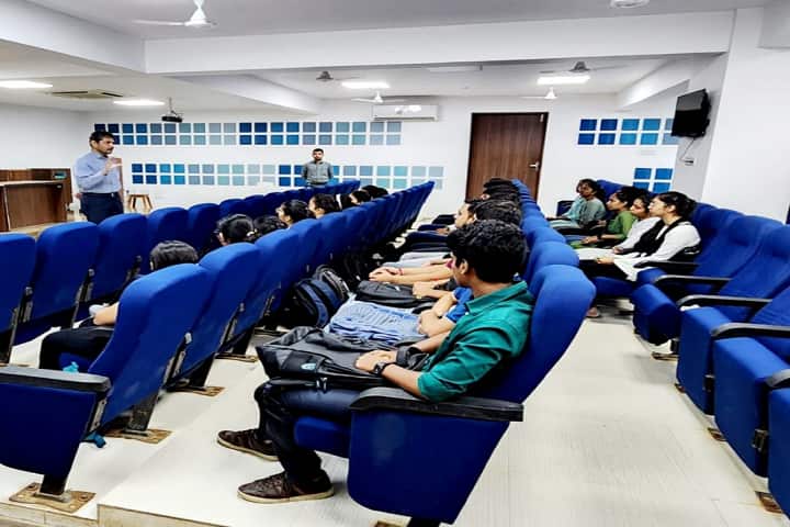 SAL Institute of Medical Sciences, Ahmedabad campus photo 3