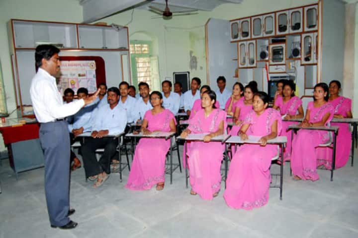 Shri Shivaji Shikshan Prasarak Mandal's College of Education, Barshi campus photo 2