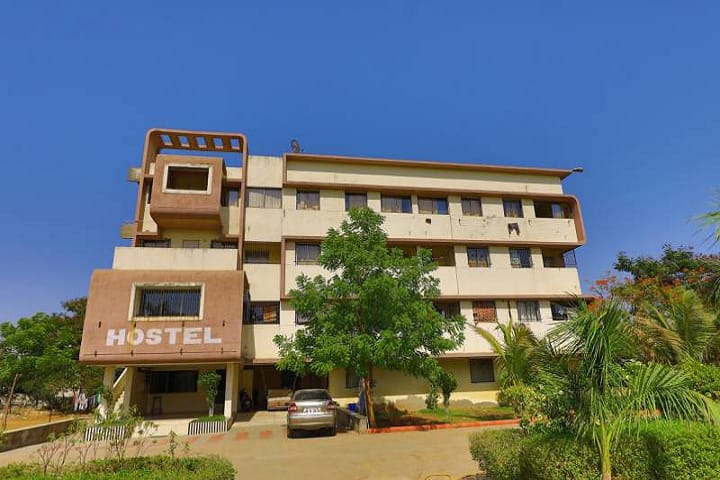 Shree Dhanvantary College of Post Graduate Business Management, Surat campus photo 6