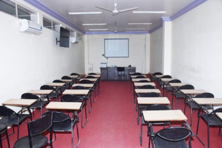 Shri Gulabrao Deokar College of Nursing, Jalgaon campus photo 4