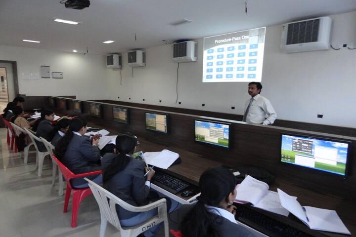 Smt Kumudbeen Darbar College of Commerce Science and Management Studies, Vijayapura campus photo 5