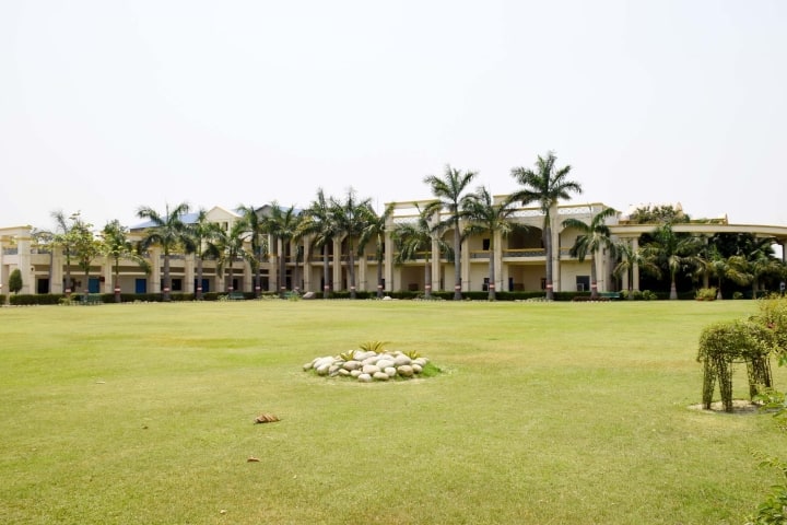 Jhunjhunwala PG College, Faizabad campus photo 3