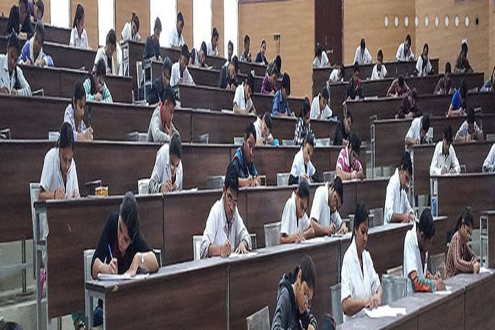 GMERS Medical College and Hospital, Gandhinagar campus photo 2