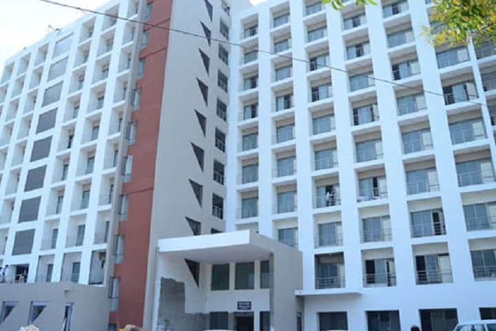 GMERS Medical College and Hospital, Gandhinagar campus photo 4