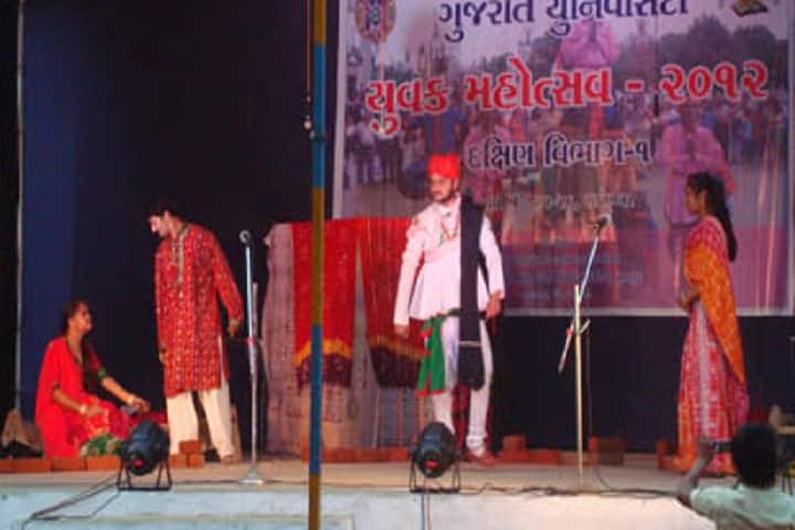 UKV Mahila Arts and Home Science College, Keshod campus photo 2