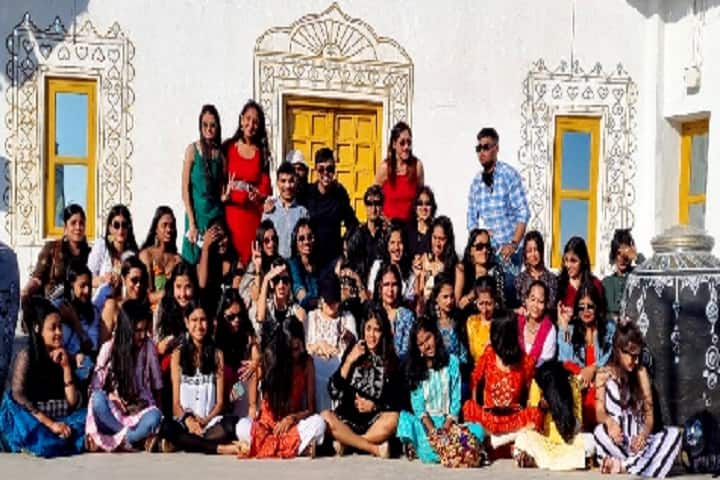 International Institute of Fashion Design, Ghatkopar West, Mumbai campus photo 3