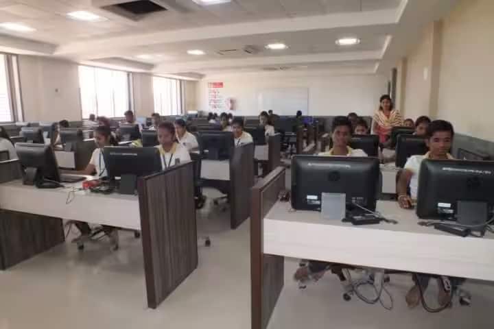 RC Patel College of Engineering and Polytechnic, Shirpur campus photo 4