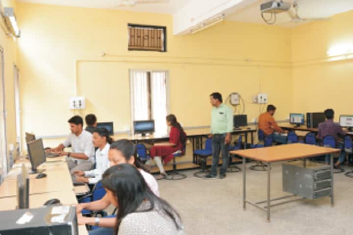 School of Data Science and Forecasting, Devi Ahilya Vishwavidyalaya, Indore campus photo 5