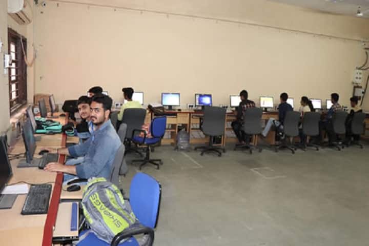 Gujarat Commerce College, Ahmedabad campus photo 4