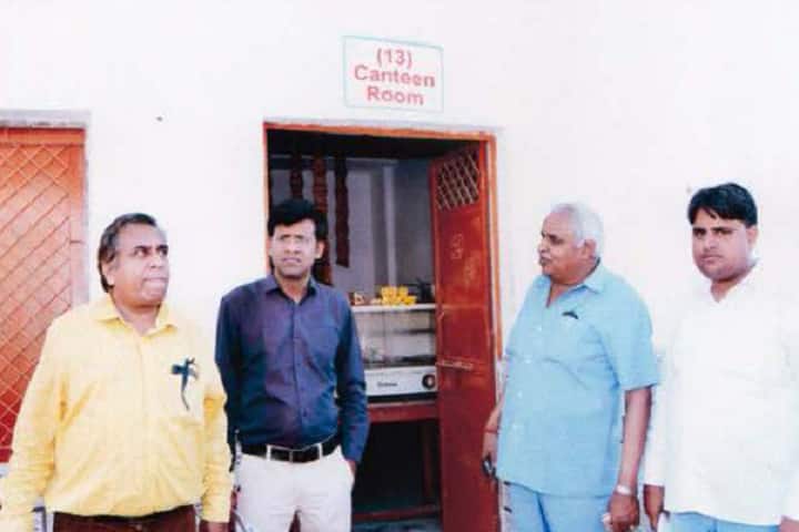 Pt Shravan Kumar Dwivedi Suneeta Dwivedi Medical College of Pharmacy, Jalaun campus photo 2
