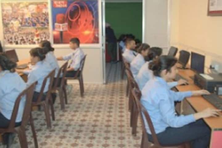 UIHMT College of Biomedical Science and Technology, Dehradun campus photo 2
