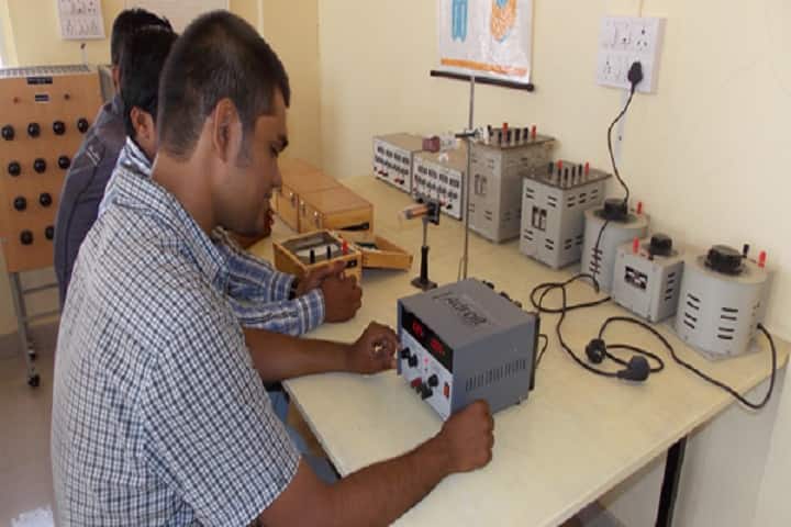 Rajiv Gandhi College of Engineering, Parner campus photo 4