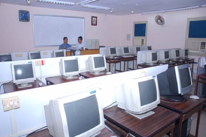 Popatlal Dhanjibhai Malaviya College of Commerce, Rajkot campus photo 3