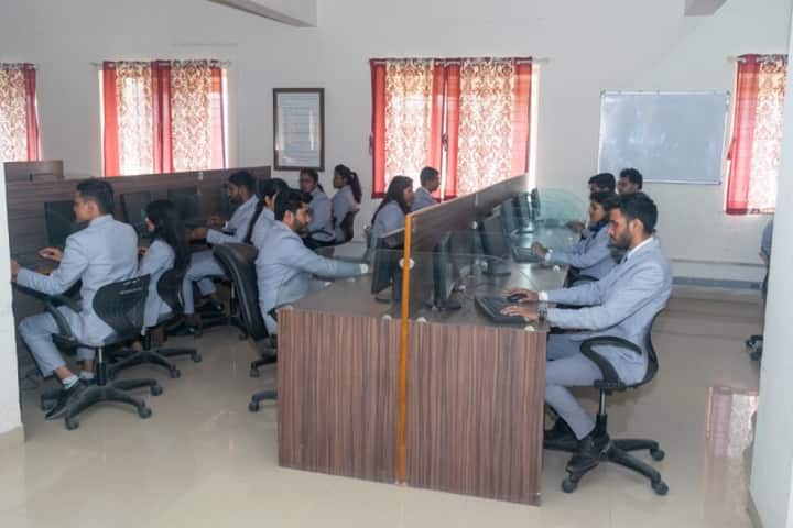 Imperial School of Banking and Management Studies, Pune campus photo 4