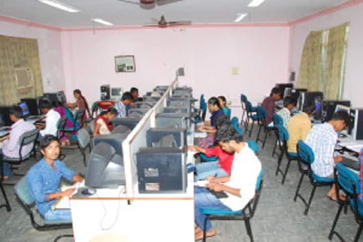 Adarsh Degree and PG College, Mahabubnagar campus photo 5