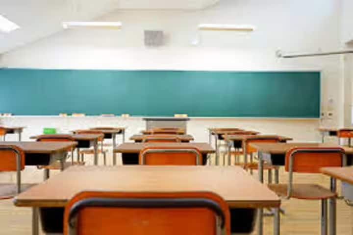 Shri Pandurang Shikshan Prasarak Mandal Sanchalit Uma Mahavidyalaya, Pandharpur campus photo 2