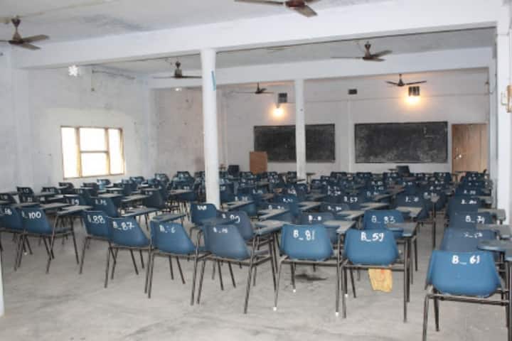 Swarna Prabha Mahila PG College, Maharajganj campus photo 3