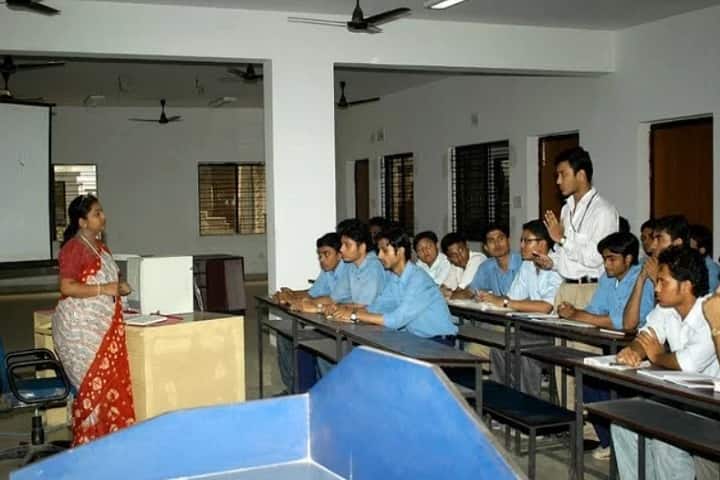 Techno Institute of Engineering and Management, Banipur campus photo 2