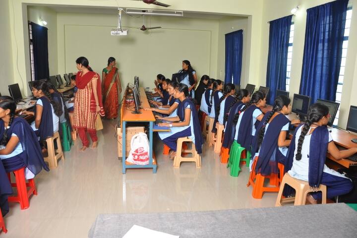 KSR Mahila Degree College, Narsampet campus photo 4