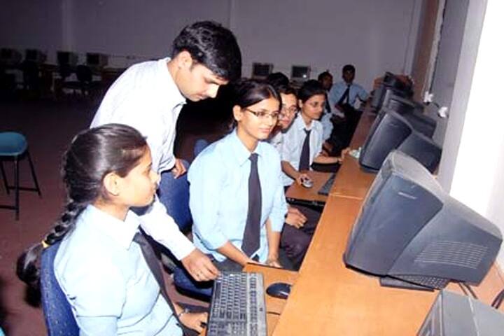 Narvadeshwar Management College, Lucknow campus photo 4
