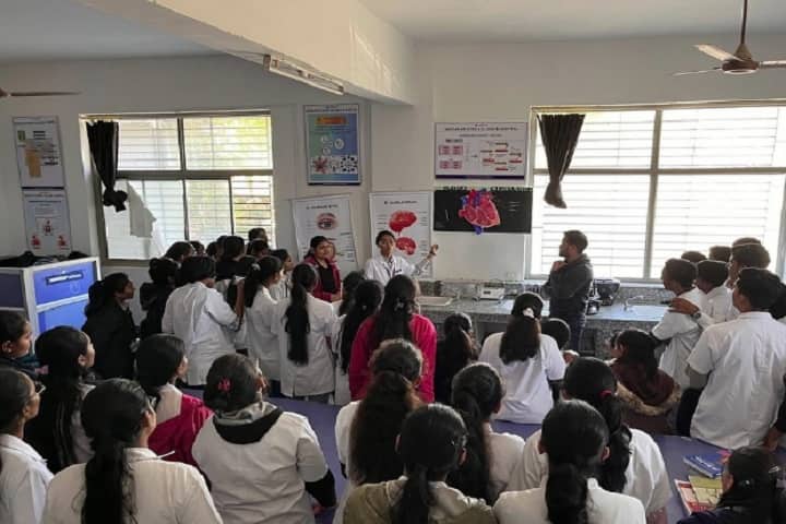 Sardar Ayurved College and Hospital, Piludara, Mehsana campus photo 2