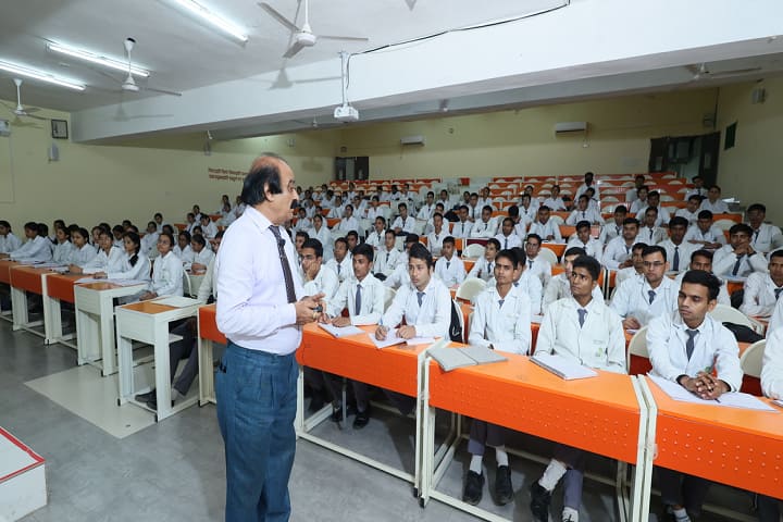 Amaltas University, Dewas campus photo 6