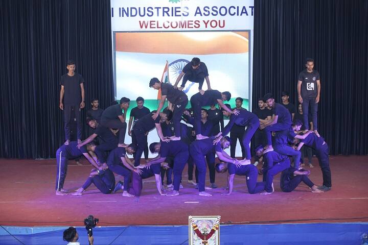 Shri Mahavir ROFEL College of Arts, Vapi campus photo 4