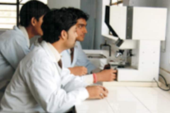 YNS College of Pharmacy and Research Centre, Amroha campus photo 4