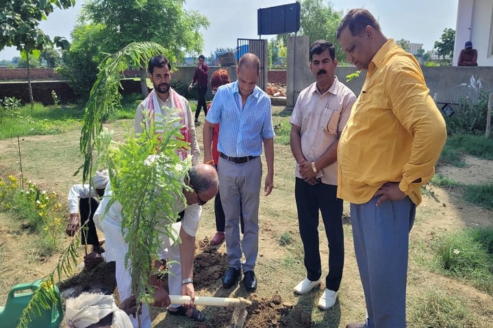 Naiminath Ayurvedic Medical College, Hospital and Research Centre, Agra campus photo 3