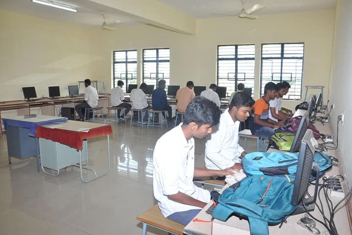 Sree Siddaganga First Grade College of Arts and Commerce, Bangalore campus photo 5