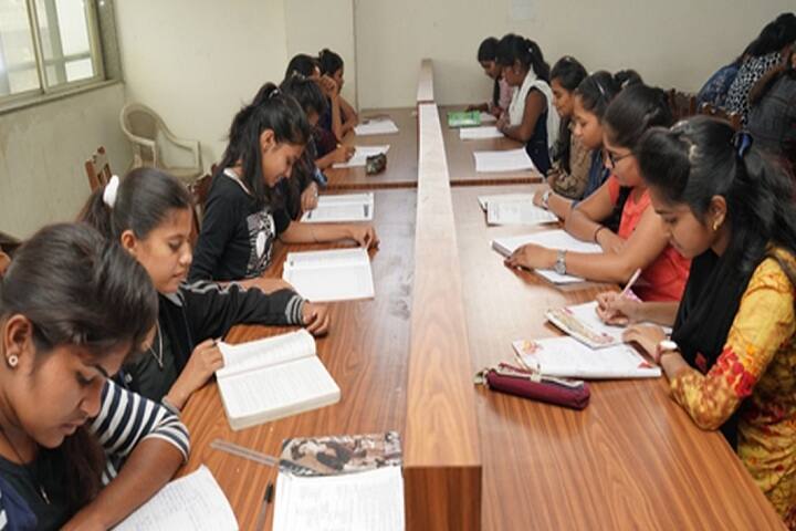 Sau Smitatai Hiray College Of Applied Arts, Performing Arts And Fashion Design, Nashik campus photo 3