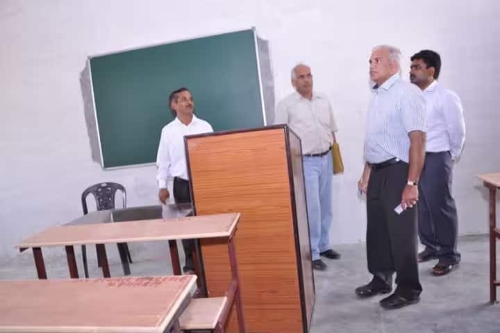 Omvir Singh Siyaram Mahavidyalaya, Firozabad campus photo 2