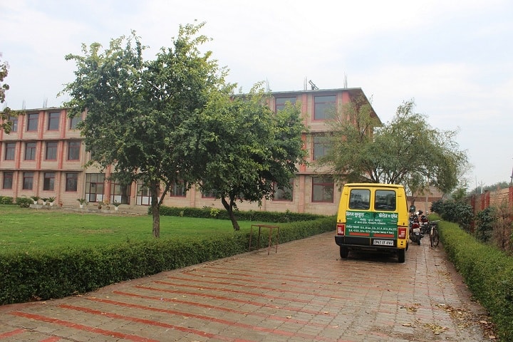 Vindhya Gurukul College, Mirzapur campus photo 3