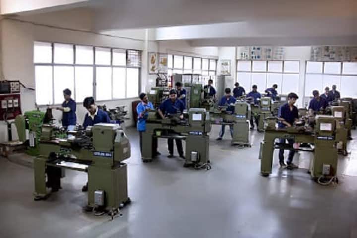 Thakur Shyamnarayan Engineering College, Mumbai campus photo 6