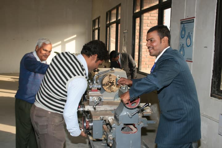 Vindhya Institute of Technology and Science, Allahabad campus photo 5