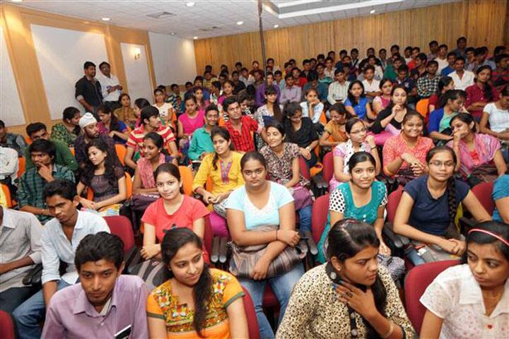 HA College of Commerce, Ahmedabad campus photo 6