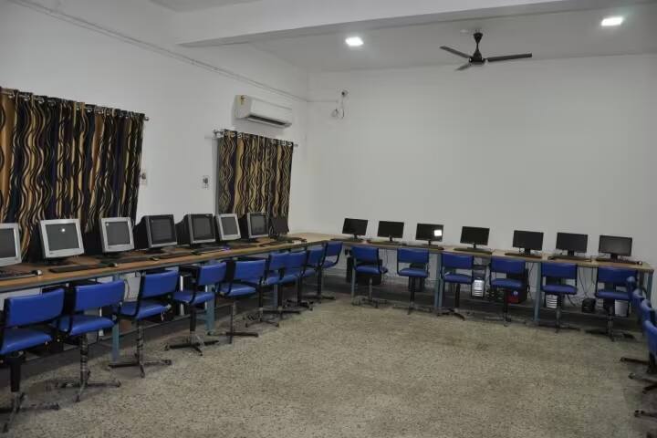 Gurukul Mahila Mahavidyalaya, Raipur campus photo 3