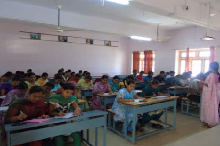 SM Bhandari Arts RR Bhandari Commerce and SKR Science College, Guledgudda campus photo 3