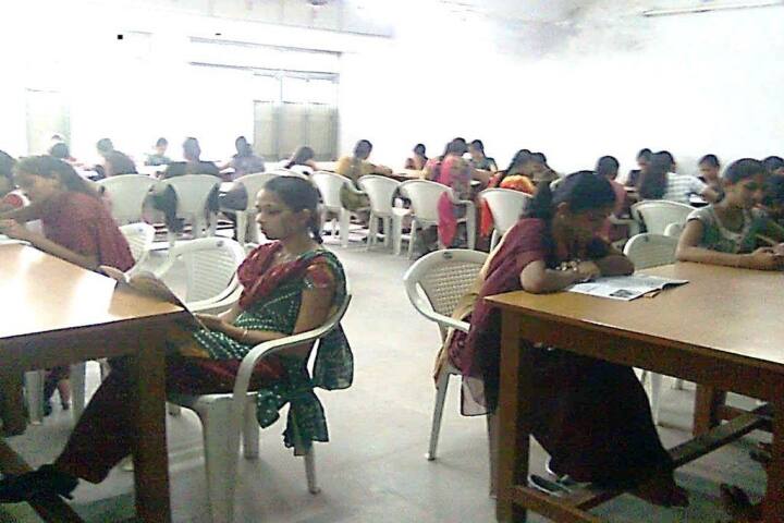 Uma Arts and Nathiba Commerce Mahila College, Gandhinagar campus photo 6