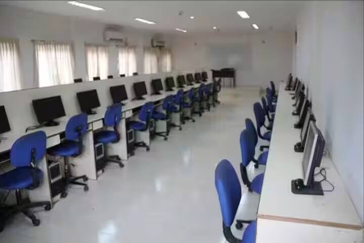 Shri Kumarswami Mahavidyalaya, Ausa campus photo 3