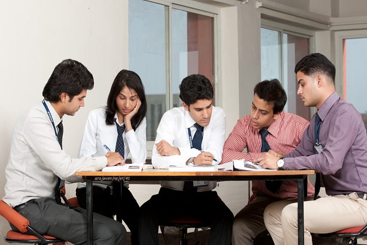 Acropolis Faculty of Management and Research, Indore campus photo 3