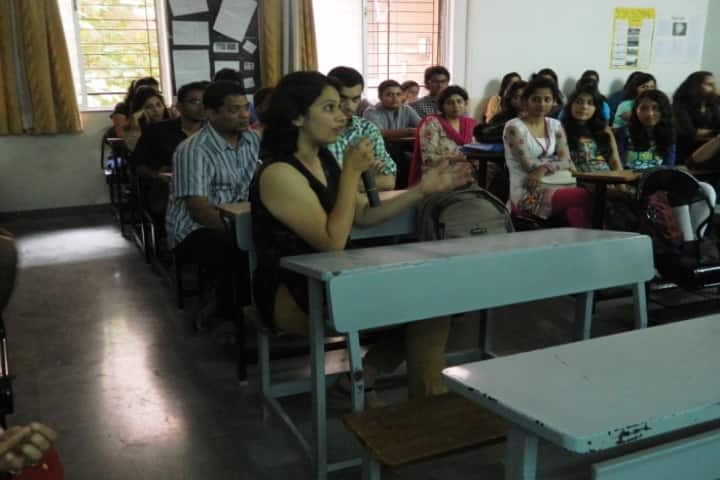 Fergusson College campus photo 2