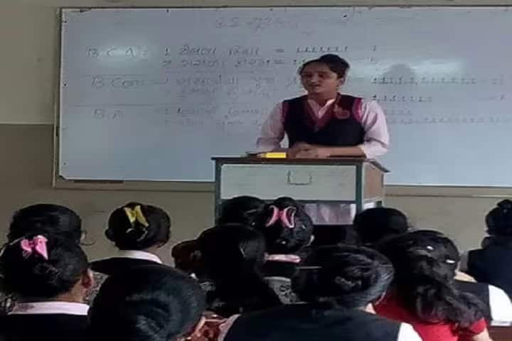Shri MM Ghodasara Mahila Arts and Commerce College, Junagadh campus photo 2