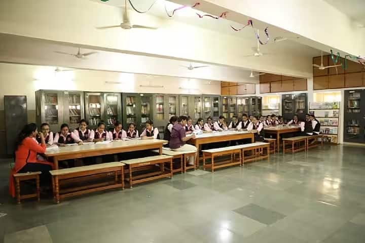 Shri MM Ghodasara Mahila Arts and Commerce College, Junagadh campus photo 3