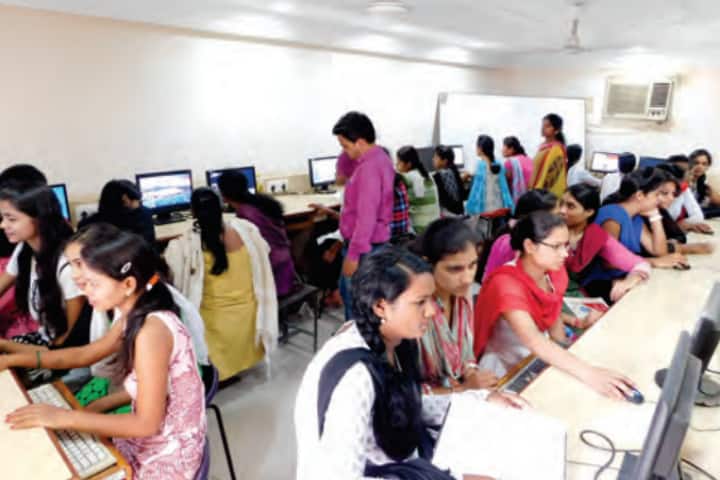 Smt Pramila Gokul Das Daga Girl's College, Raipur campus photo 4