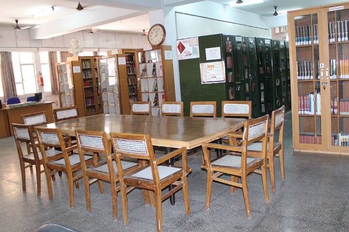 Guru Nanak Girls College, Ludhiana campus photo 2
